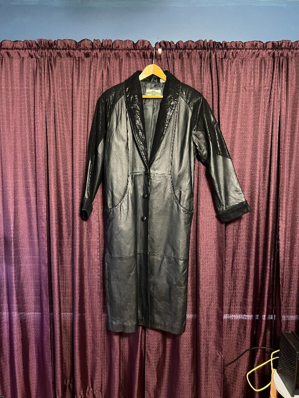 Outbrook Woman’s Black Leather Trench Coat Size Small